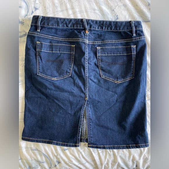 Gap denim skirt, 1969 series. Size 12. Good used condition. - Picture 2 of 3
